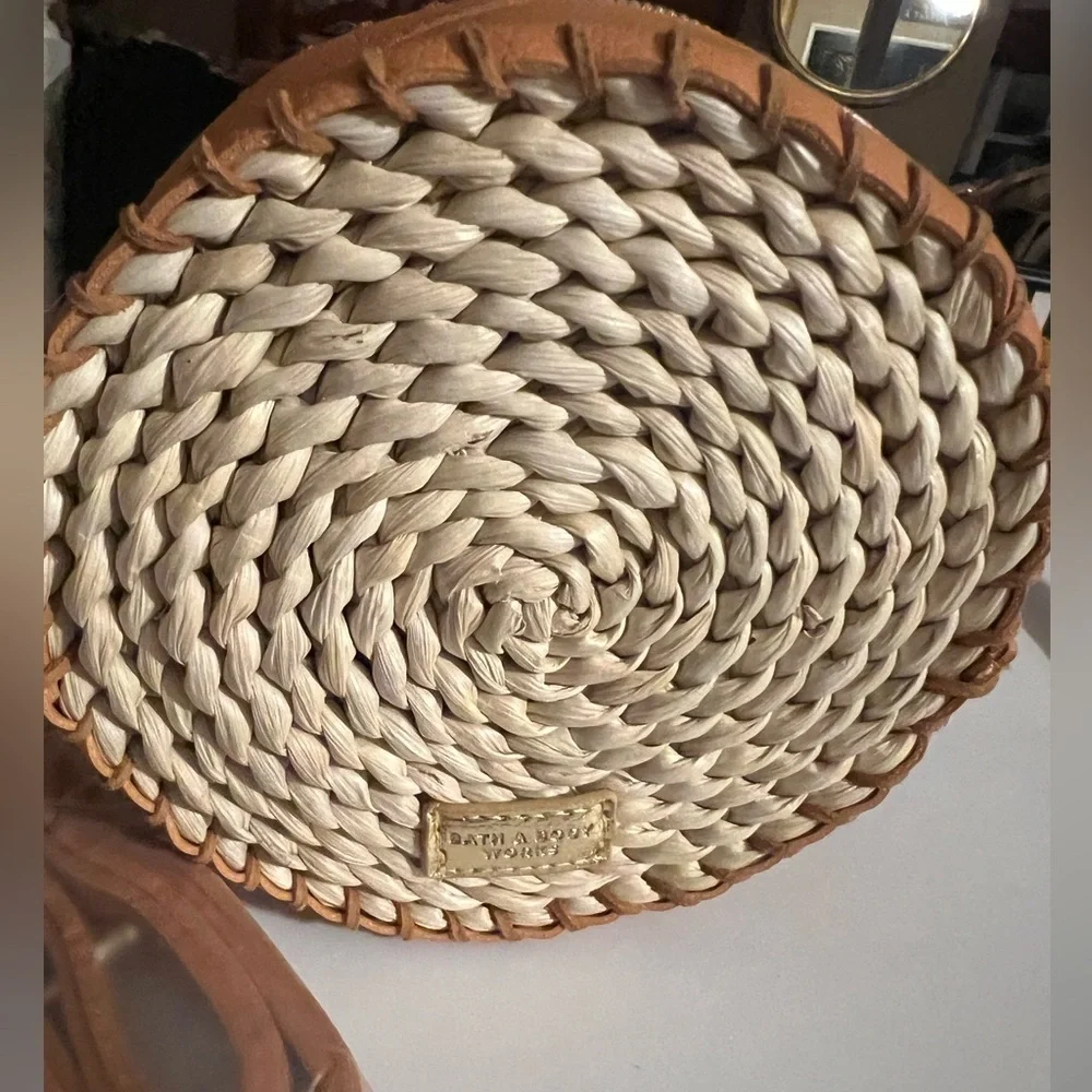 Bath & Body Works Gold Woven Round Crossbody Bag Removable Strap::NWT::
